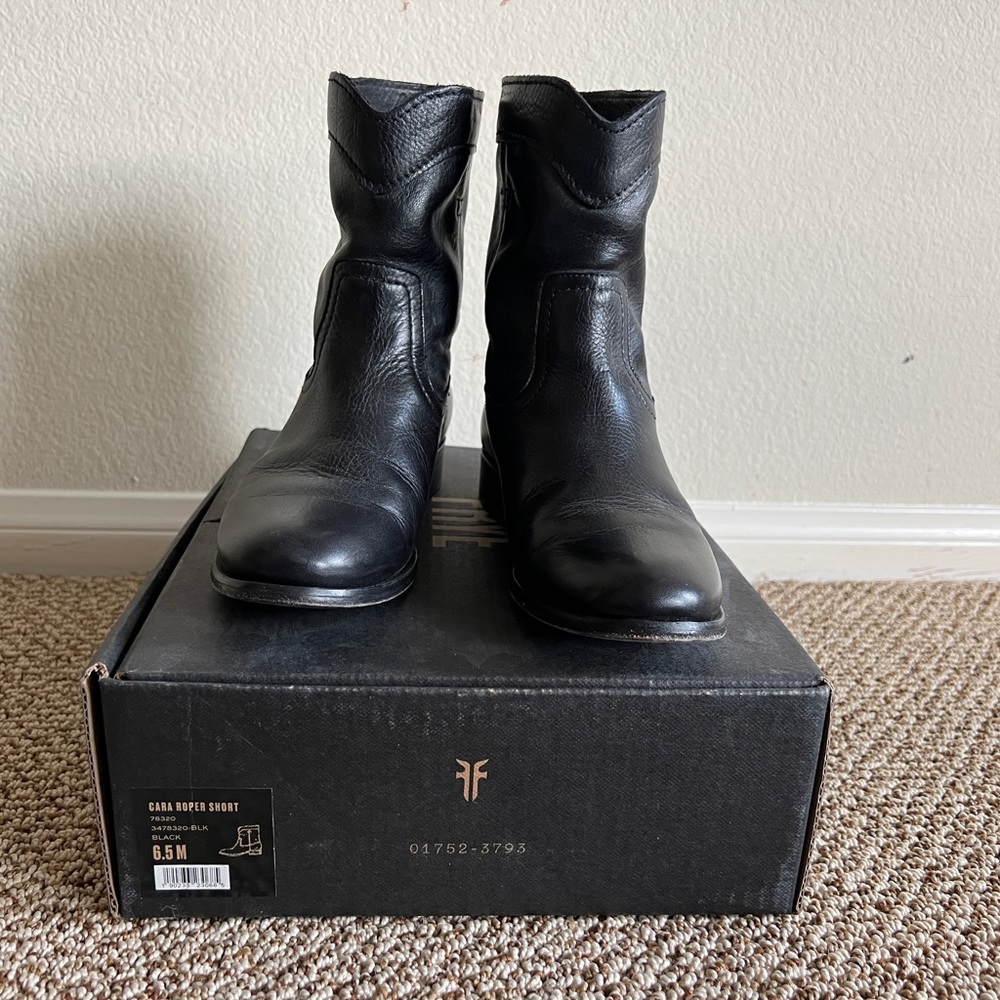 Frye Cara Roper Short Boot, size 6.5